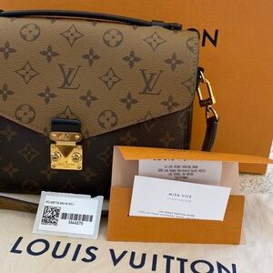 ✨Louis Vuitton Pochette Metis Reverse✨